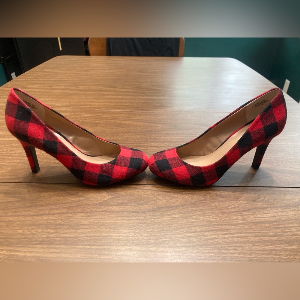 Kelly & Katie “Isabella” red and black plaid heels size 6.5